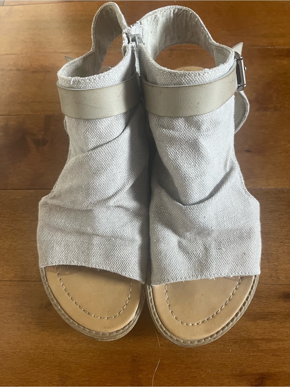 Blowfish Malibu Gray Canvas Gladiator Sandals Size 7 Festival Coastal Side Zip